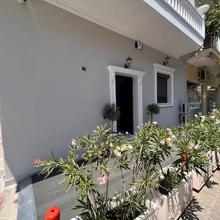 Kontis' Furnished Apartment Loutraki  Exterior photo