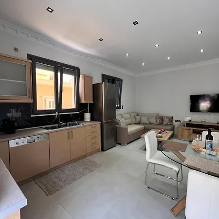 Kontis' Furnished Apartment Loutraki  Exterior photo