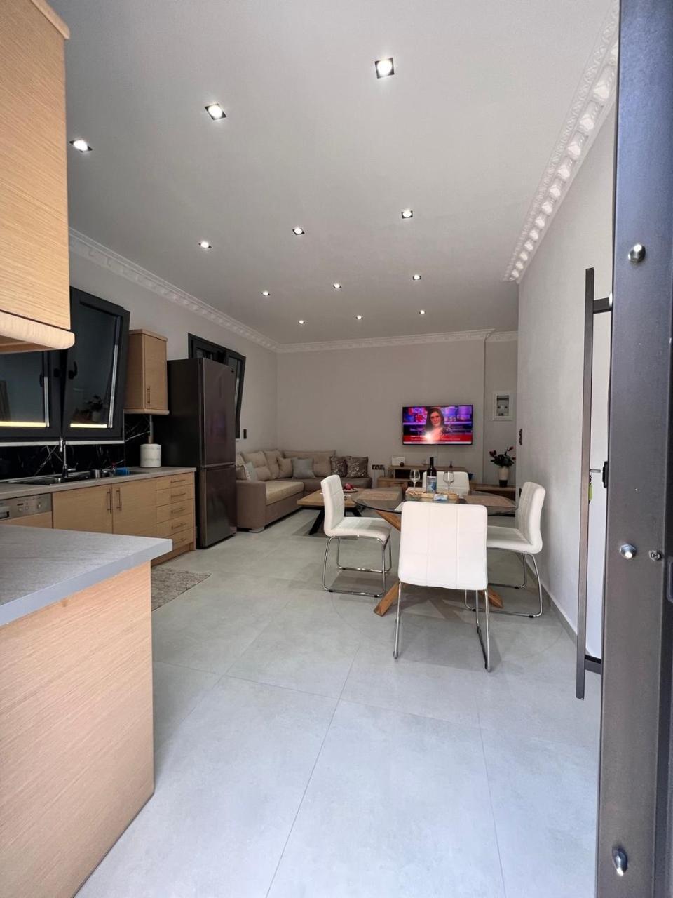Kontis' Furnished Appartement